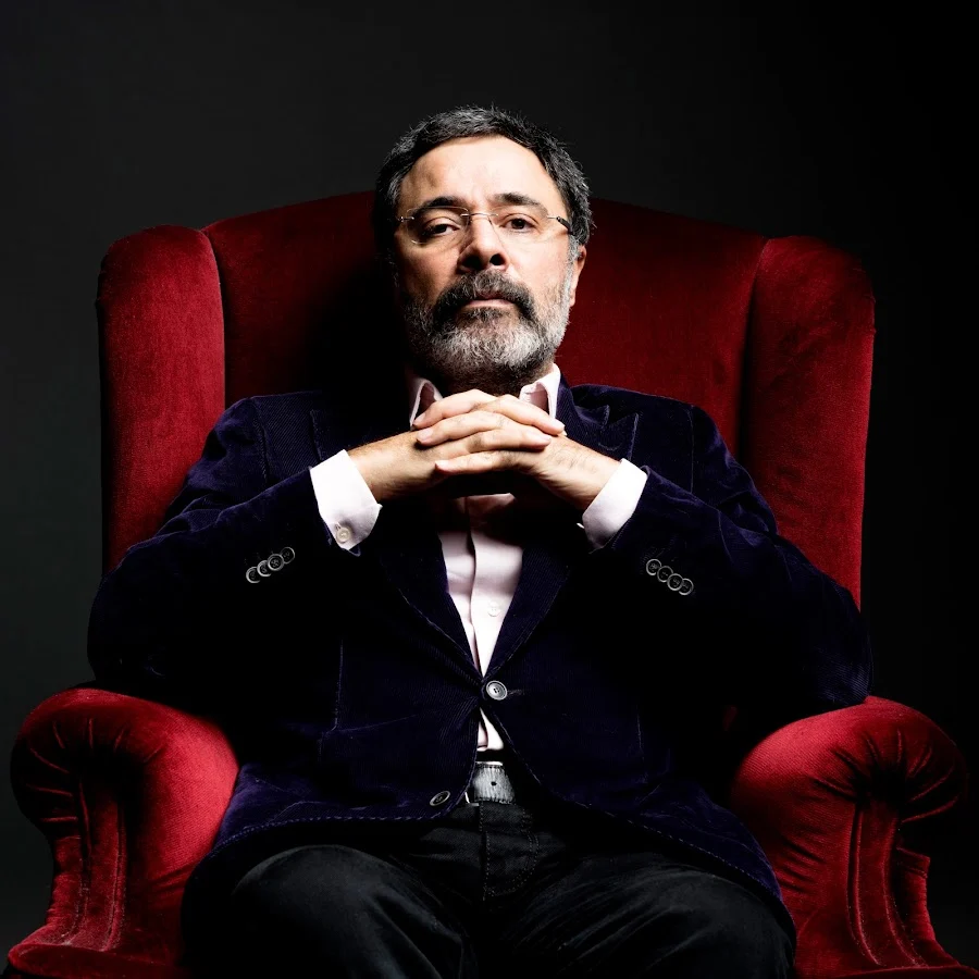 Ahmet Ümit nasıl yazıyor?