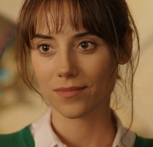 Cansu Dere